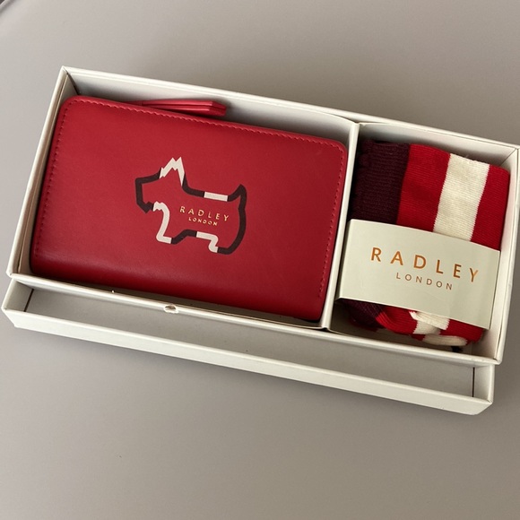 RADLEY LONDON Handbags - NWT Radley London Shadow Stripe Wallet Set